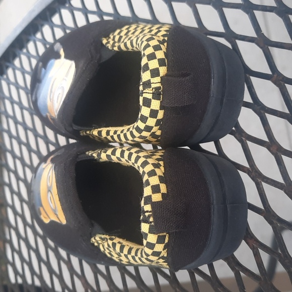 New Minion shoes size 7 slide ons - Picture 4 of 7